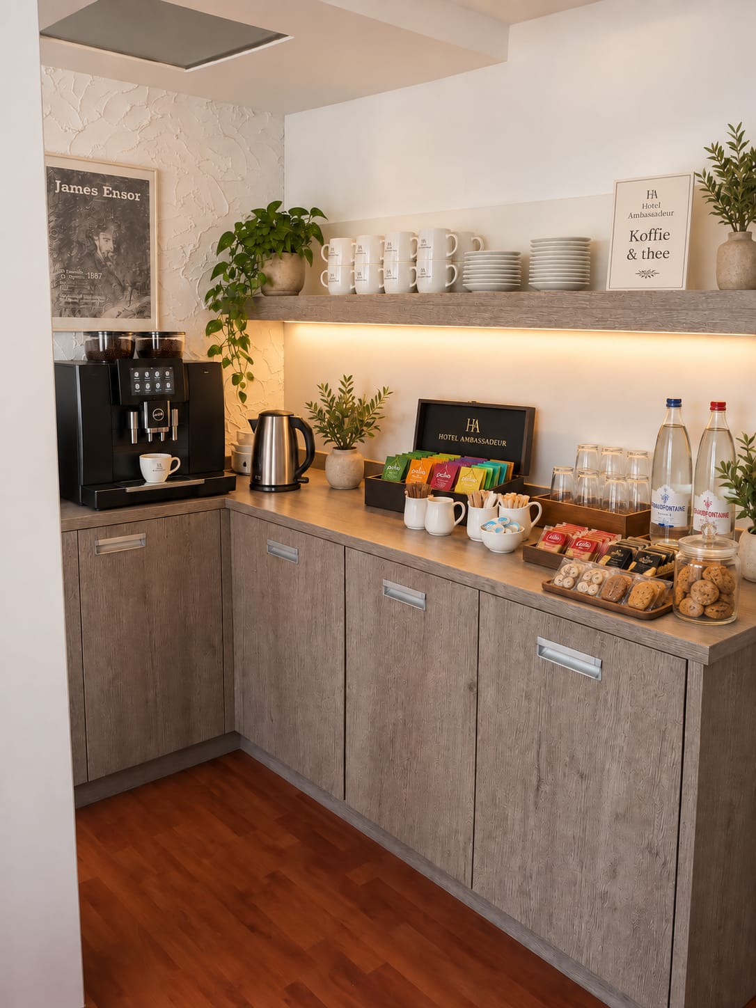 Koffie- en theehoek voor vergaderingen bij Hotel Ambassadeur